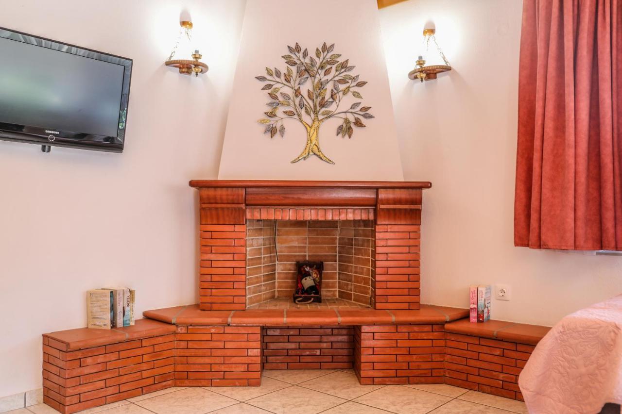 Villa Mitzelos Moni Evaggelistrias المظهر الخارجي الصورة