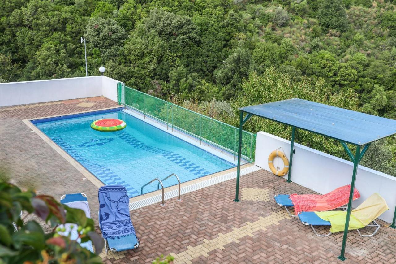 Villa Mitzelos Moni Evaggelistrias المظهر الخارجي الصورة